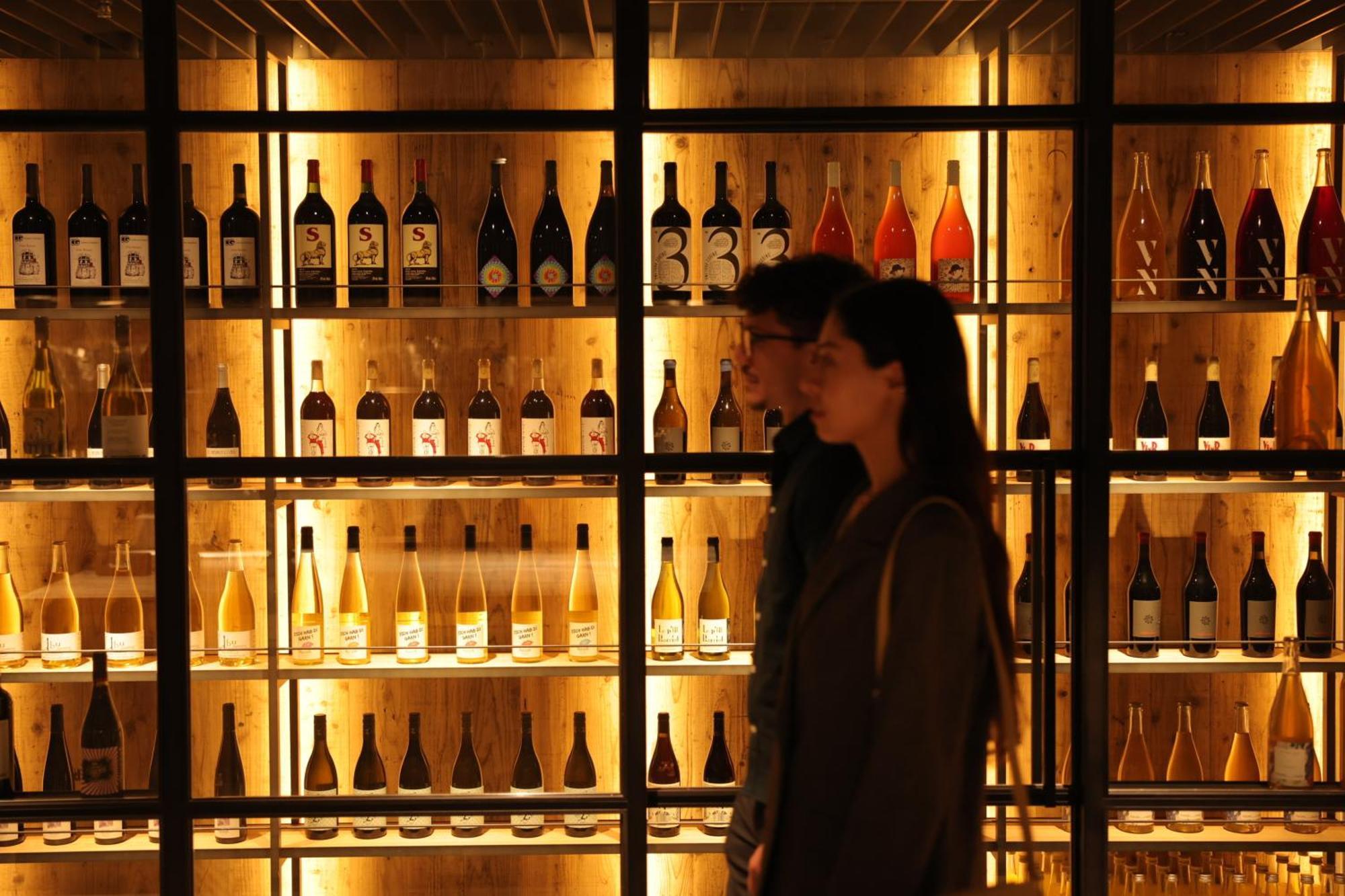 Nohga Hotel Kiyomizu Kyoto Exterior photo Wine bottles in a wine shop